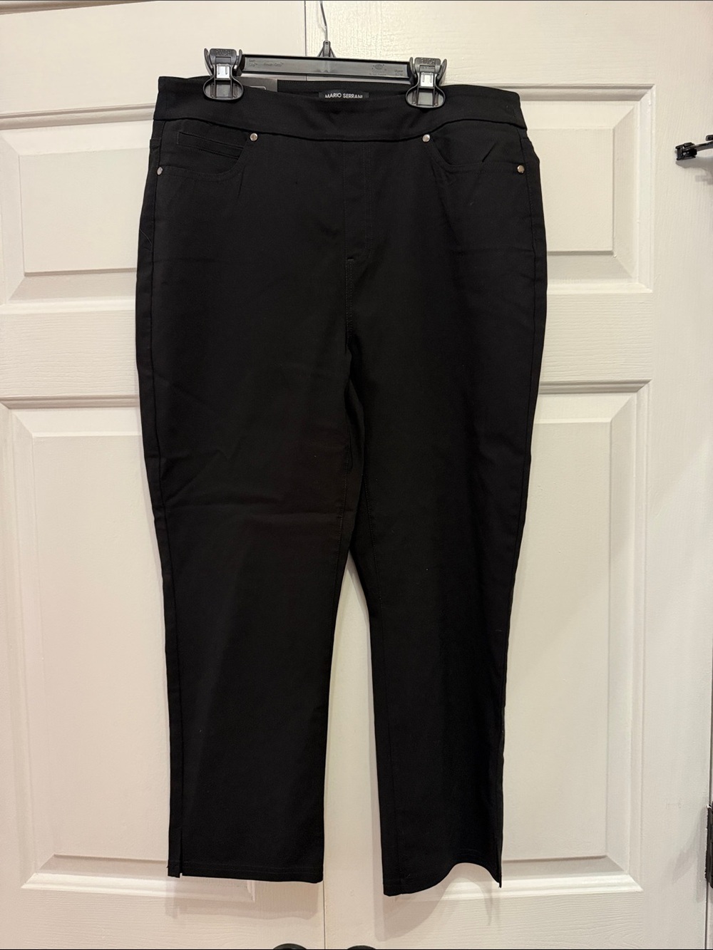 Mario Serrani Black Cropped Slim Ankle Pants